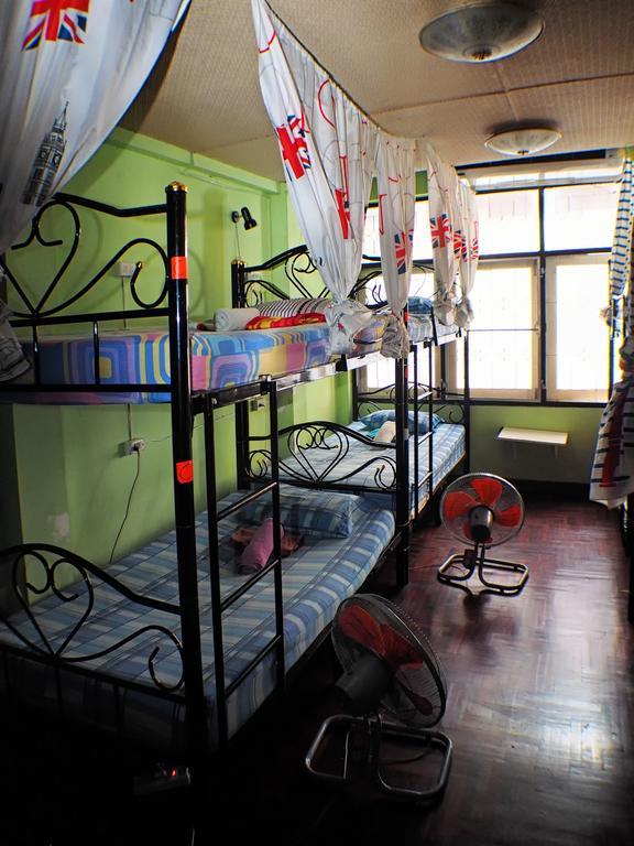 Wacky Fun Party Hostel Banguecoque Exterior foto